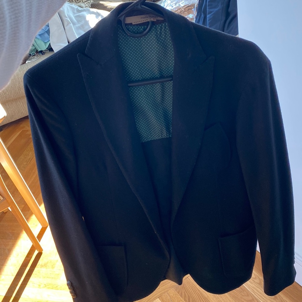 EXCELLENT mens sportcoat can pair with anything!